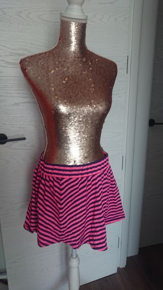 NUEVO
Mini falda rayas rosa-negra