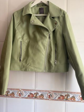 Cazadora verde oliva