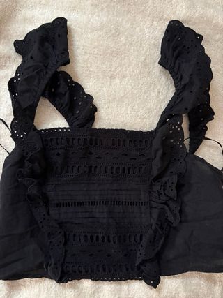 Top negro crop encaje