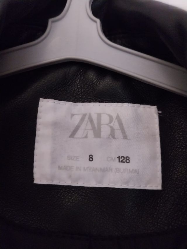 Chaqueta negra polipiel niña