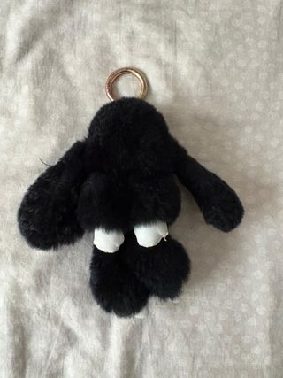 Llavero Conejo Pompón Negro