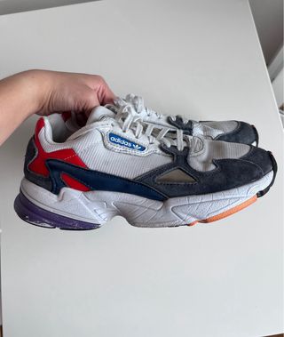 Adidas Falcon 

