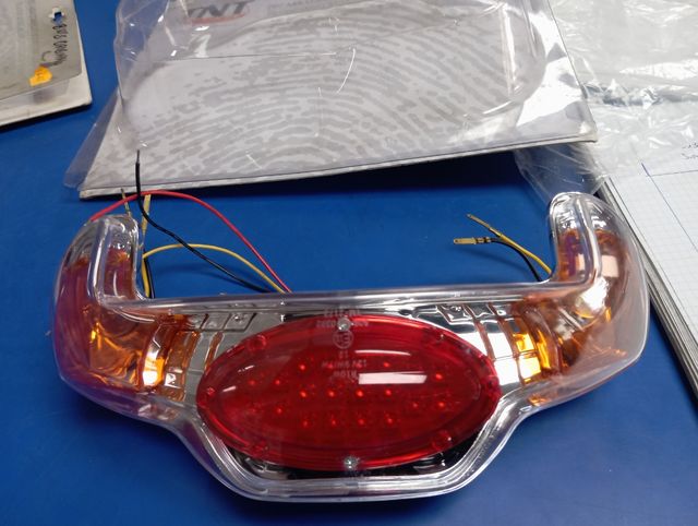 Piloto trasero Bws original