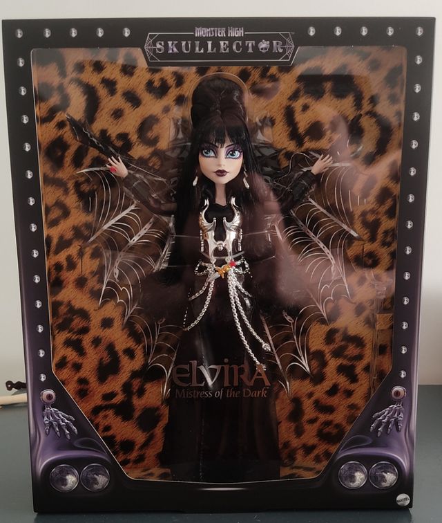 Muñeca Monster High Skullector Elvira