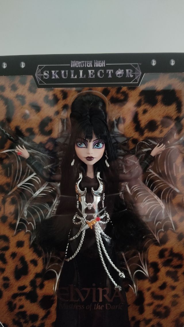 Muñeca Monster High Skullector Elvira