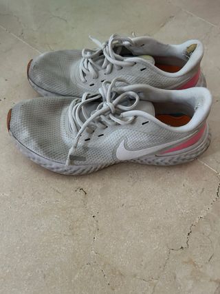Zapatillas Nike - Blancas y Rosas