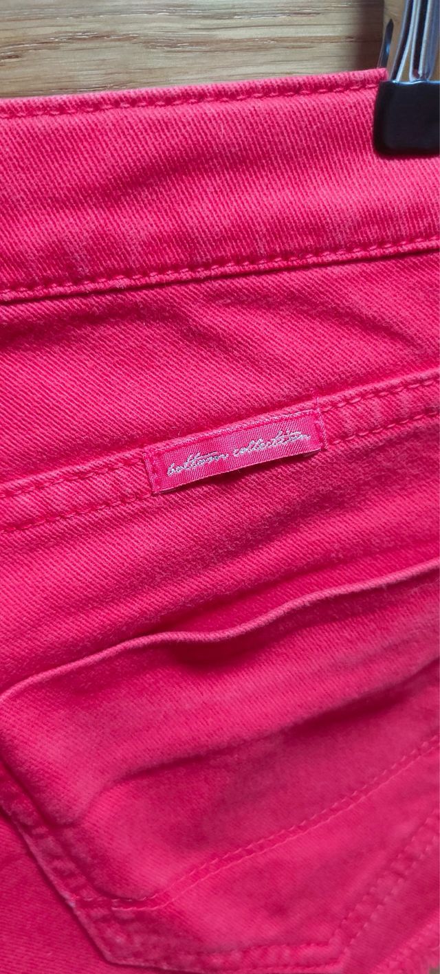 Pantalón rojo encaje Talla 34 bershka