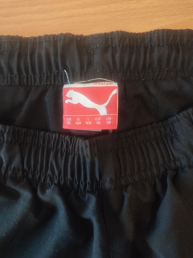 Trackpants Puma negros – Talla XL, con manchas