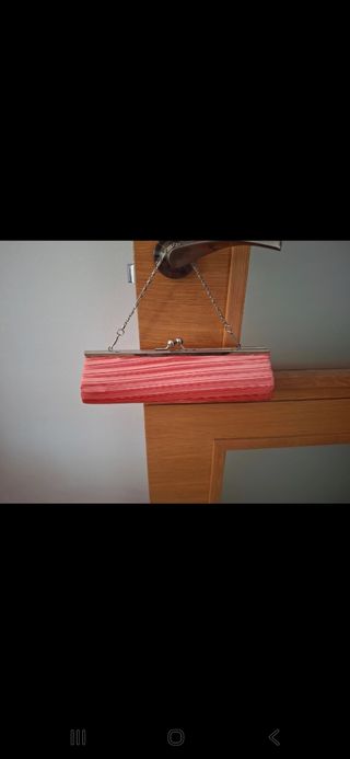 Bolso de fiesta color coral