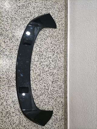 Alerón negro coche
