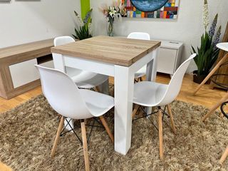 Mesa extensible + 4 sillas blancas