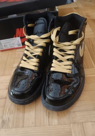 Nike Air Jordan 1 Retro High OG - Black Gold