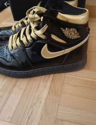 Nike Air Jordan 1 Retro High OG - Black Gold