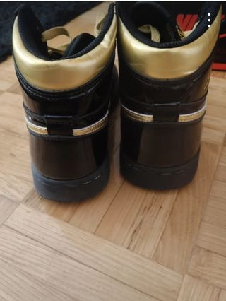 Nike Air Jordan 1 Retro High OG - Black Gold