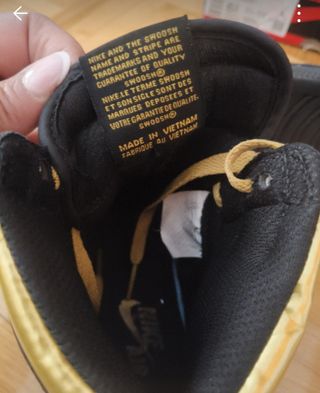 Nike Air Jordan 1 Retro High OG - Black Gold