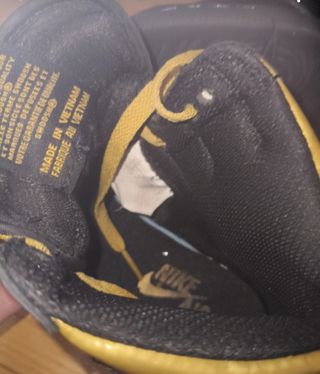 Nike Air Jordan 1 Retro High OG - Black Gold