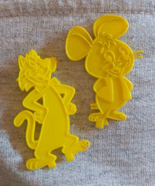 Figuras Snagglepuss y ratón.