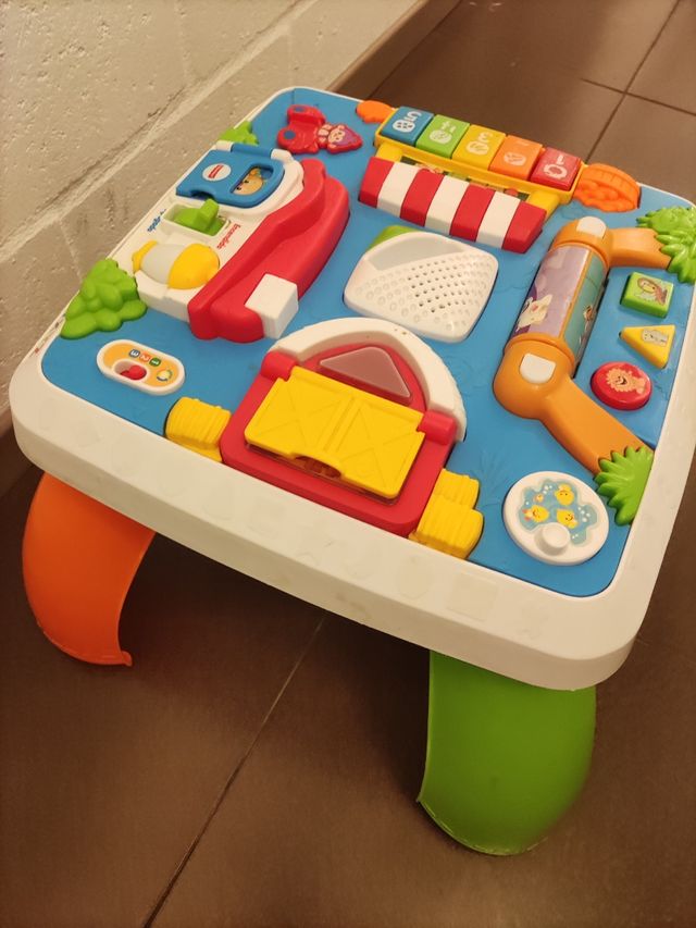 Andador Perrito Fisher-Price, y Mesa las dos cosas
