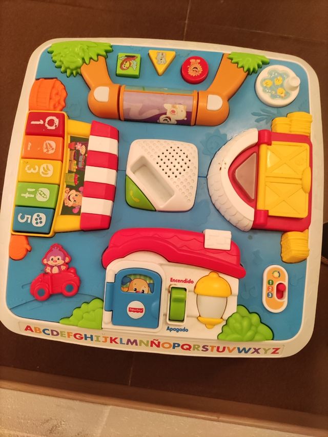 Andador Perrito Fisher-Price, y Mesa las dos cosas