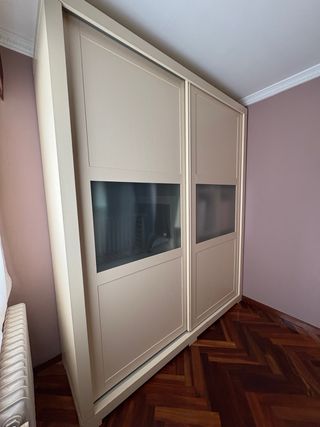 Armario 2 puertas correderas beige