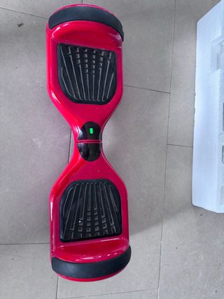 Patinete eléctrico rojo