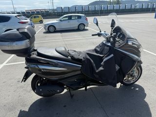 Piaggio X10 125cc - Scooter