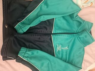 Chándal Colegio Villarroya Negro
Talla 8