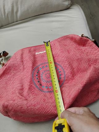 Bolso bandolera rojo. DESIGUAL 
