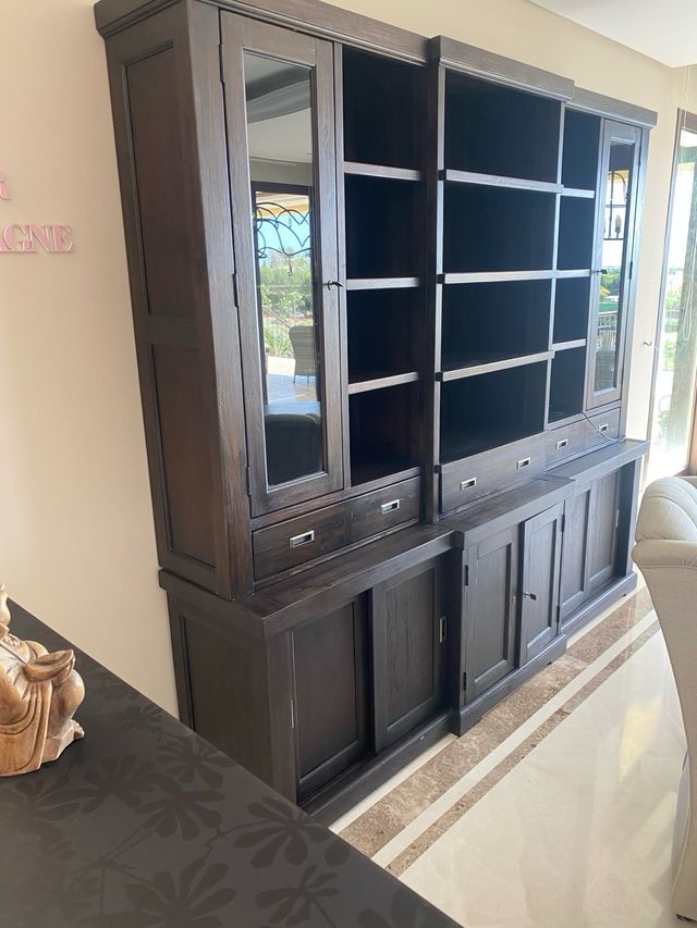 bellissimo pensile con illuminazione