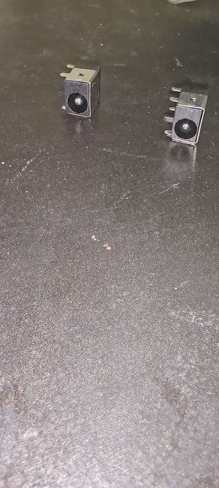 2 Conectores de carregador - Novos