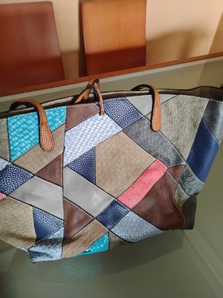 Bolso patchwork multicolor. DESIGUAL 