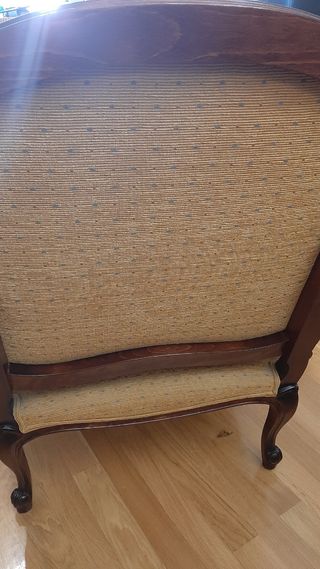 Sillones clásicos - beige y marrón