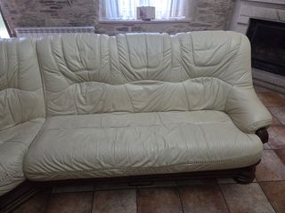 Sofá de piel beige y madera - 6 plazas