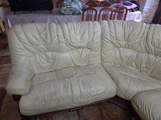 Sofá de piel beige y madera - 6 plazas
