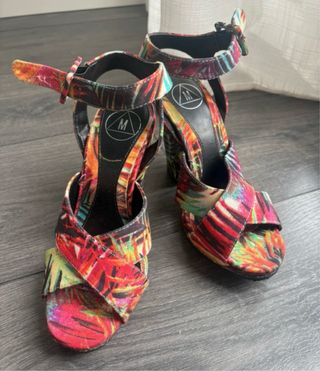Tacones estampados multicolor