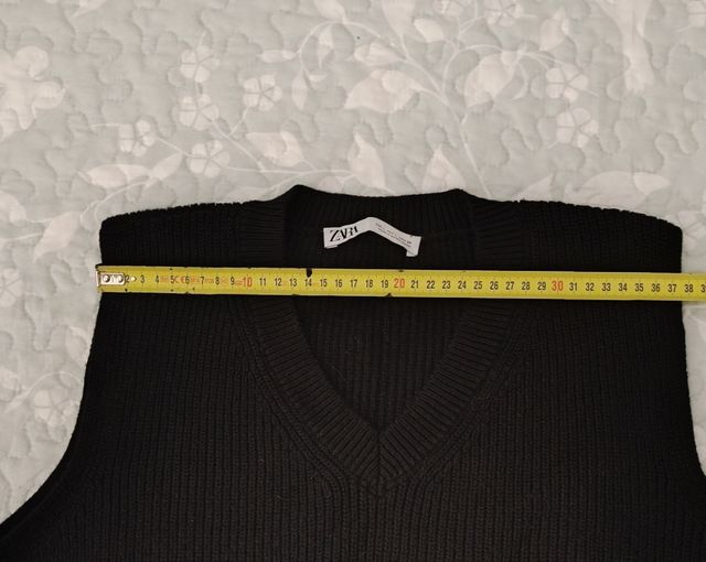 Chaleco punto sin mangas Zara