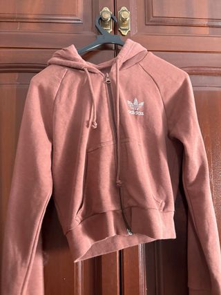 Chaqueta Adidas marrón con brillantes 