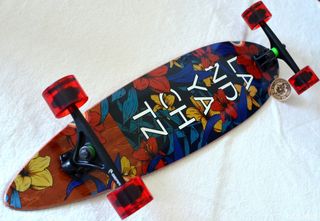Longboard Landyachtz Canadiense