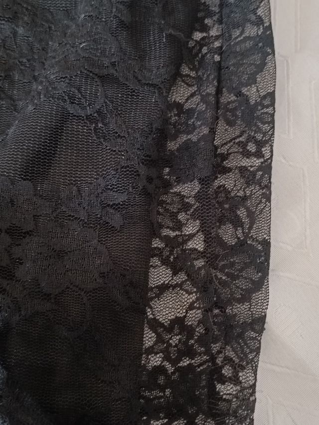 Minifalda negra encaje