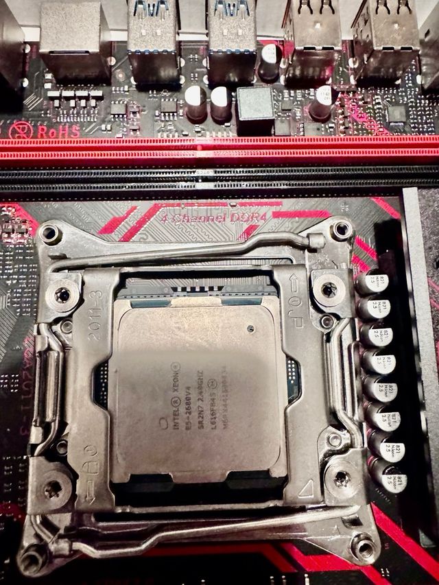 Placa base  Qiyida x99-D4  + 2 módulos de 8gb