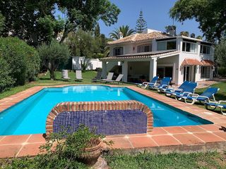 Chalet en alquiler en Elviria en Marbella