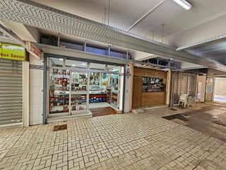 Local comercial en venta en Puerta Blanca en Málaga