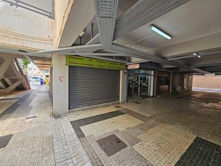 Local comercial en venta en Puerta Blanca en Málaga