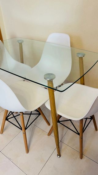 Mesa cristal 4 sillas - Comedor