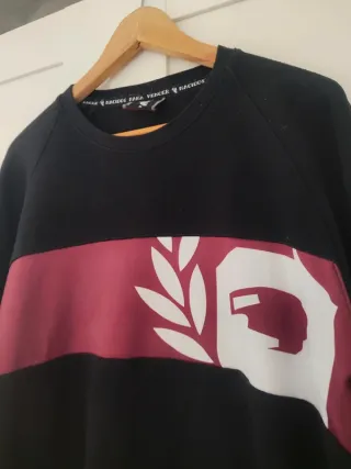 Sudadera 198 - Negra y Roja