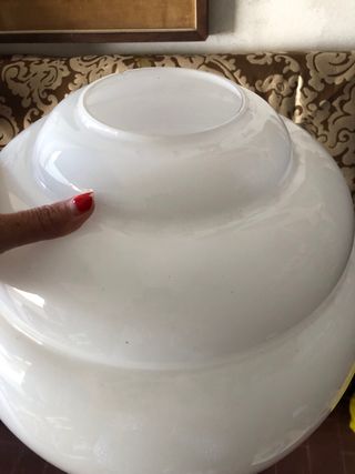 Lampada parlumevintage in vetro opalino grande 