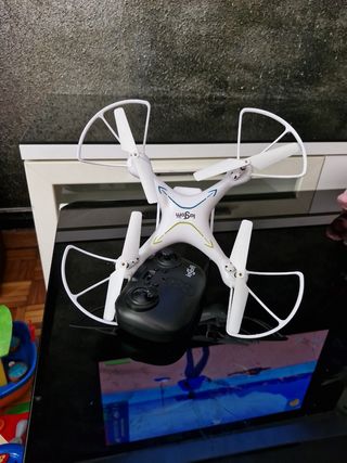 Dron Logi blanco y negro