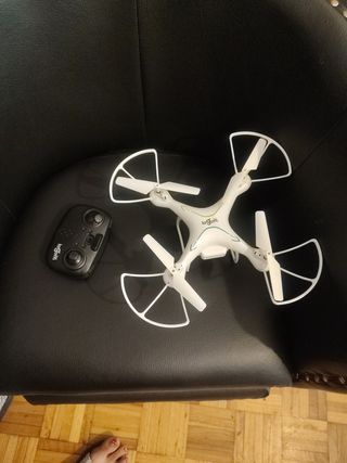 Dron Logi blanco y negro