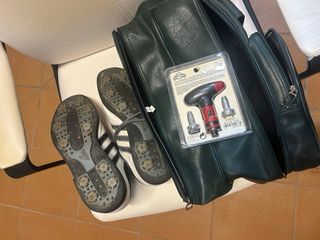Zapatos golf Adidas + funda + herramienta talla 42