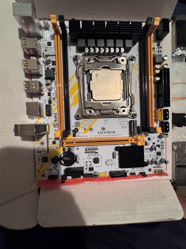 Placa base + 2x16GB RAM DDR4